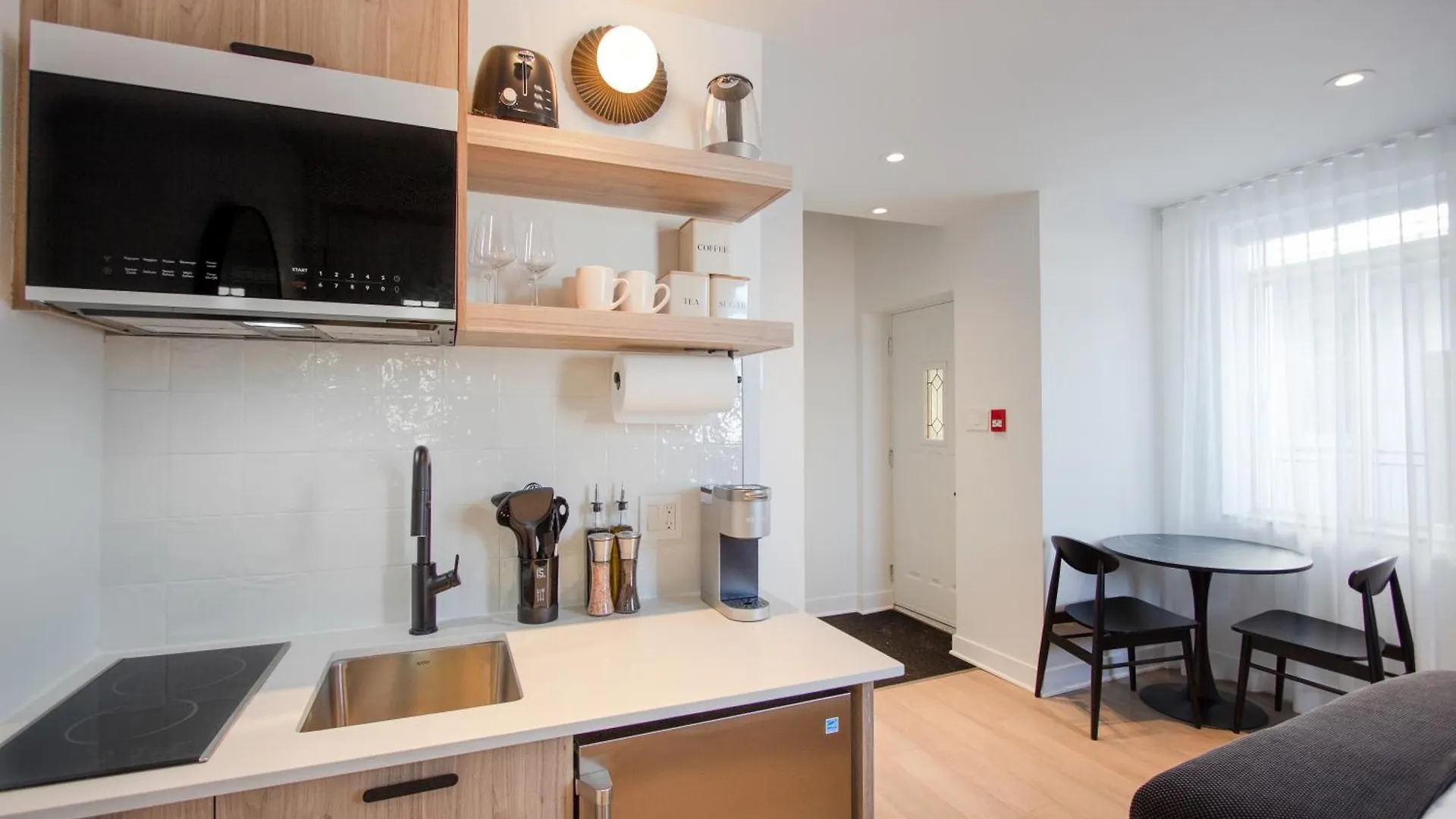 Appartement Studio #10 - Self Check-In - Plateau - St-Denis Montréal Canada
