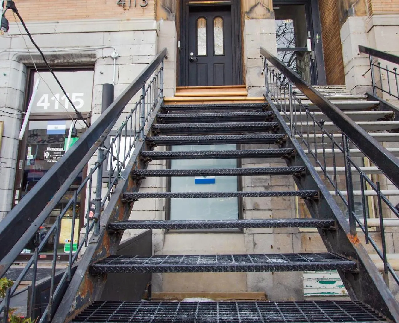 Apartment Studio #10 - Self Check-In - Plateau - St-Denis Montreal Canada